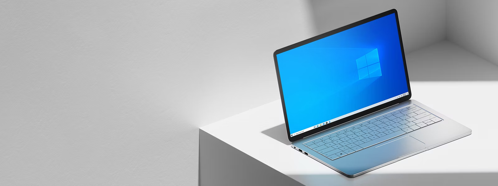 MSFT windows PC with windows logo RW195SM